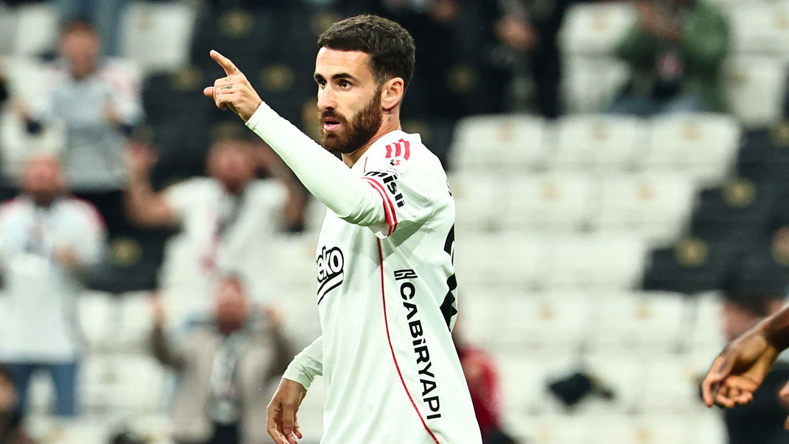 Beşiktaş'ta Rafa Silva defteri kapanıyor: İmza atmaya gitti
