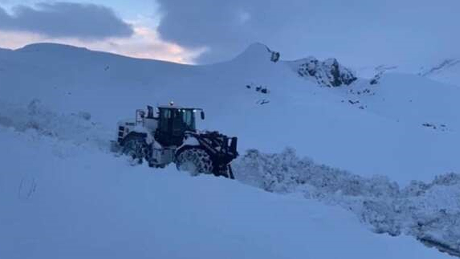 Hakkari-Şırnak karayolu yeniden ulaşıma açıldı