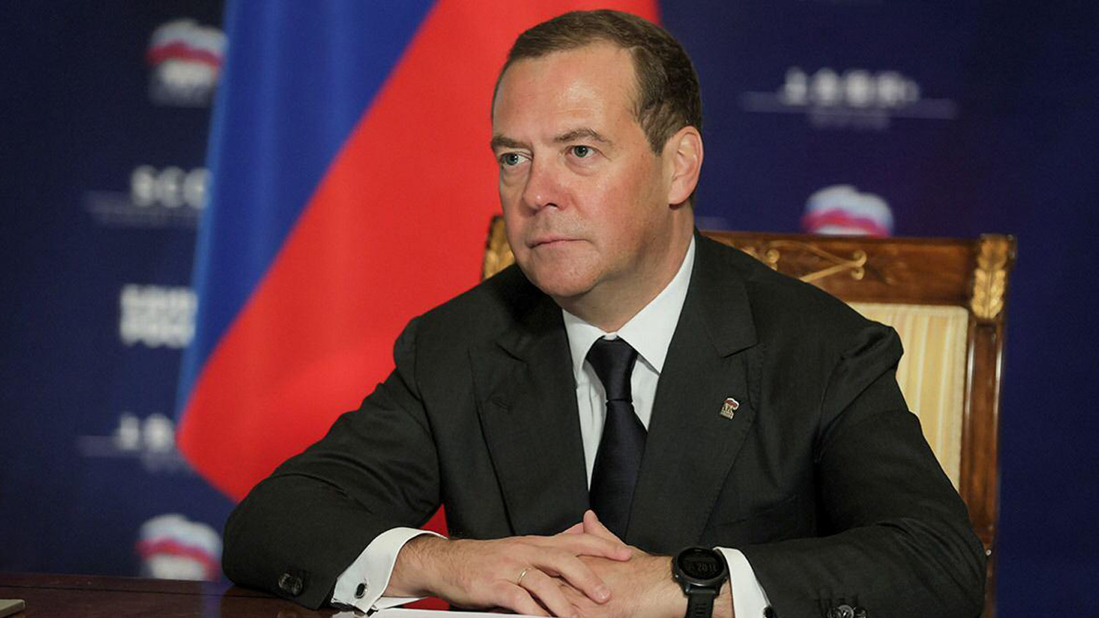 Medvedev: Trump, Grönland'ı ilhak ederek tarihe geçmek istiyor