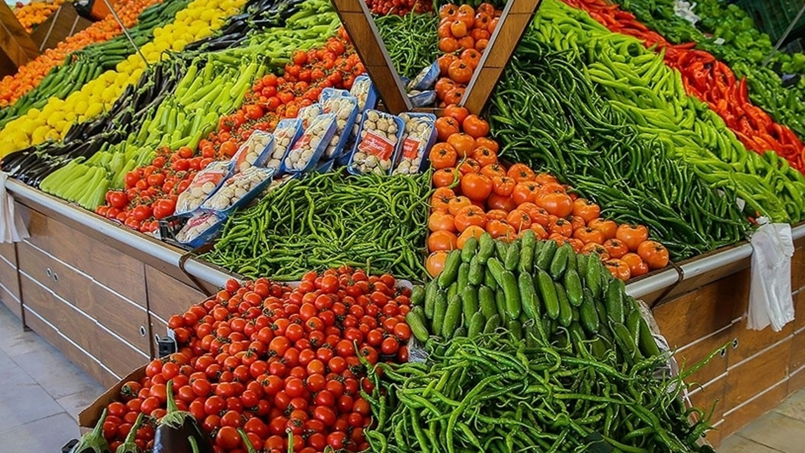 Sağlık deposu olarak bilinen sebze ve meyvelerde büyük risk!