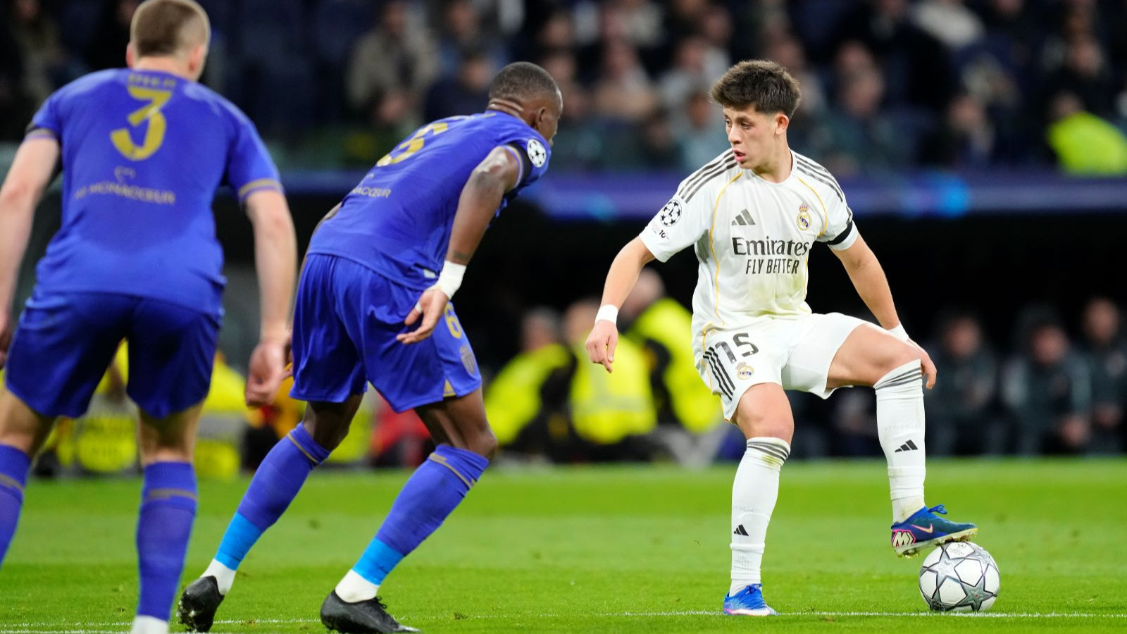 Yazan, oynayan, yöneten Arda Güler