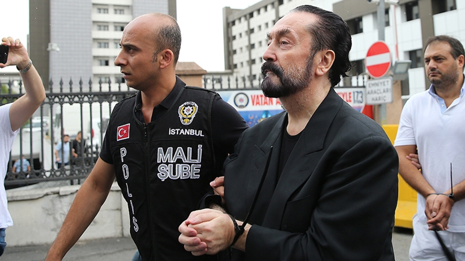 Adnan Oktar suç örgütünün kilit ismi Muğla’da yakalandı