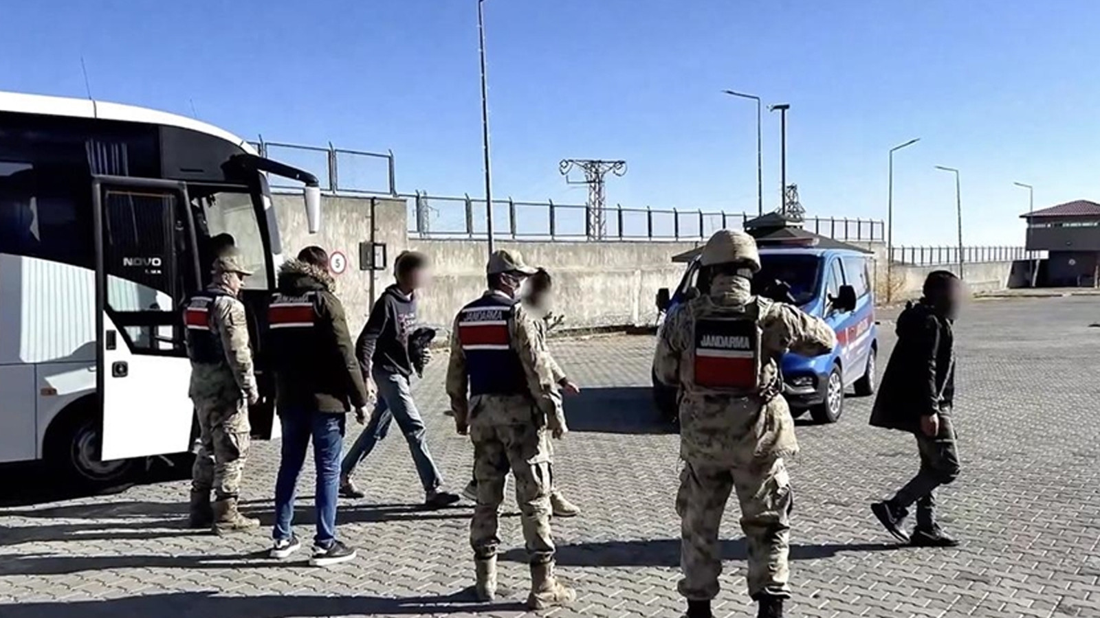 Bakan Yerlikaya duyurdu; 19 kişi yakalandı