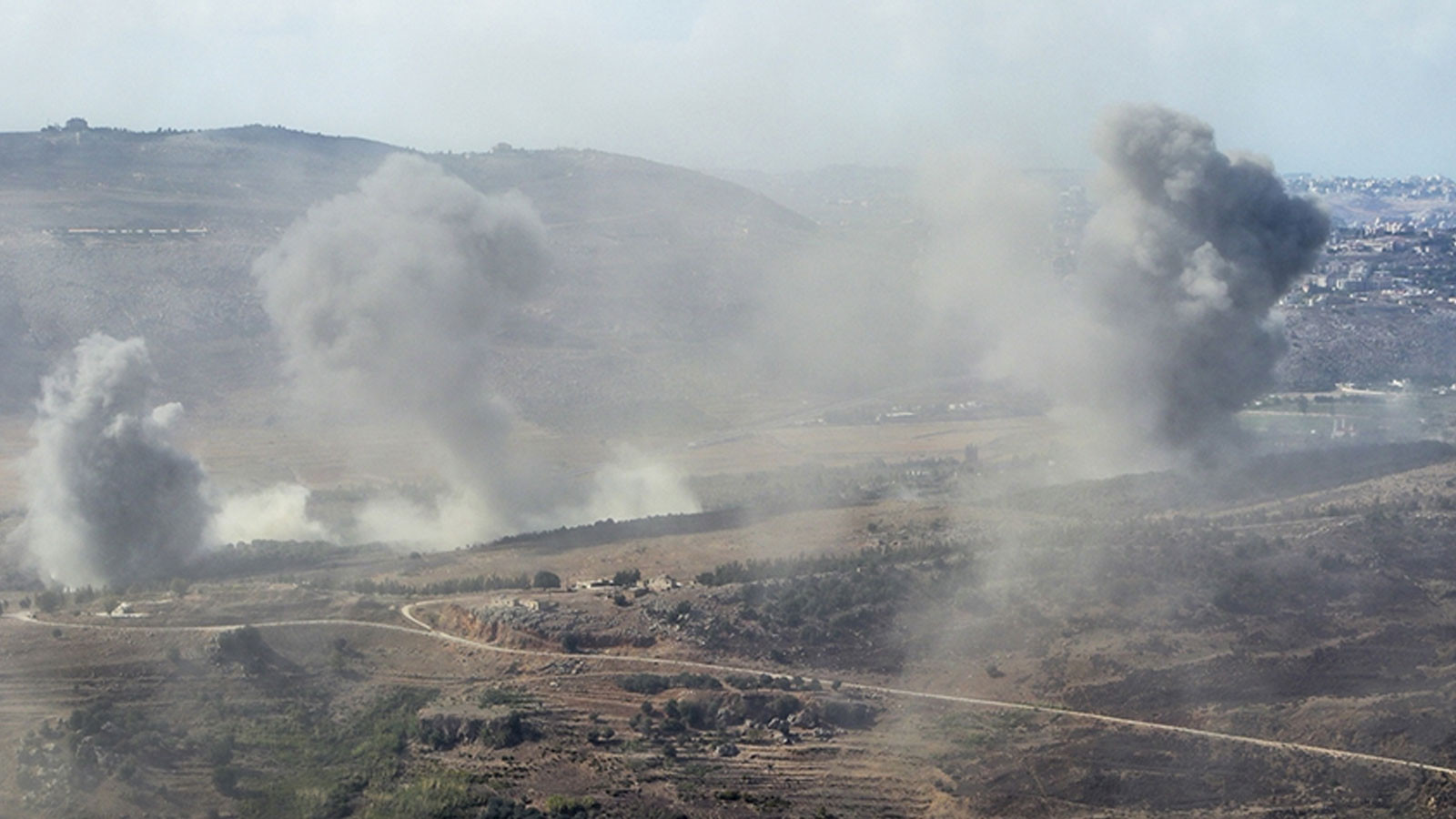 İsrail ordusundan Lübnan-Suriye sınırında 4 noktaya hava saldırısı