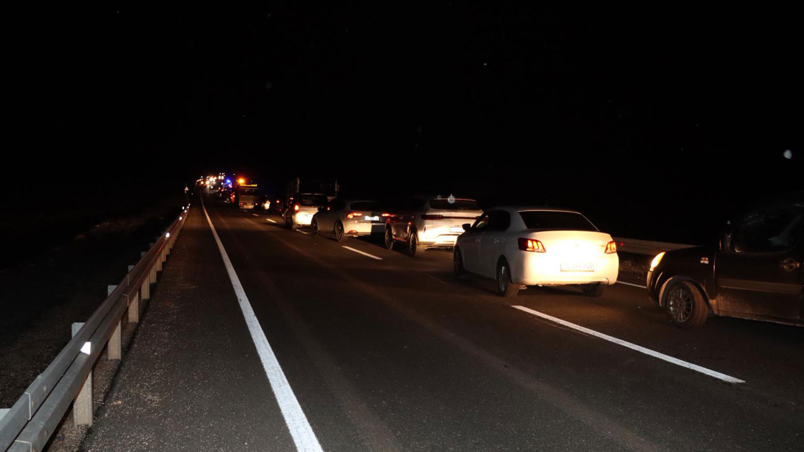 Mardin'de feci kaza! 2 araç çarpıştı: 3 kişi öldü, 2 kişi yaralandı