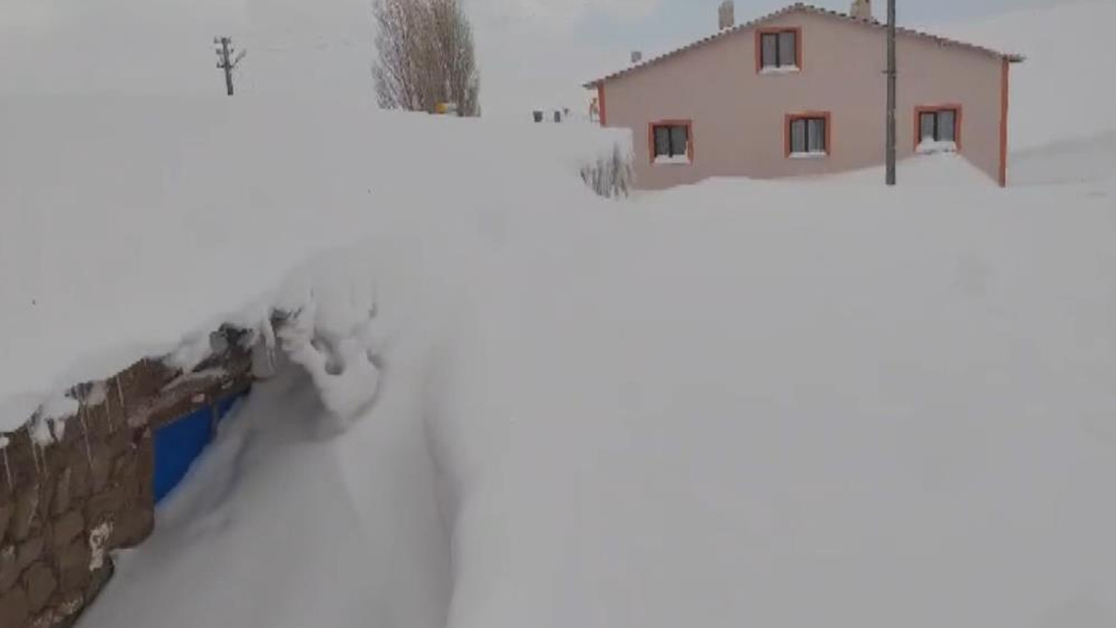 Ne Kamçatka, ne Alaska: Bina boyu kar yağdı