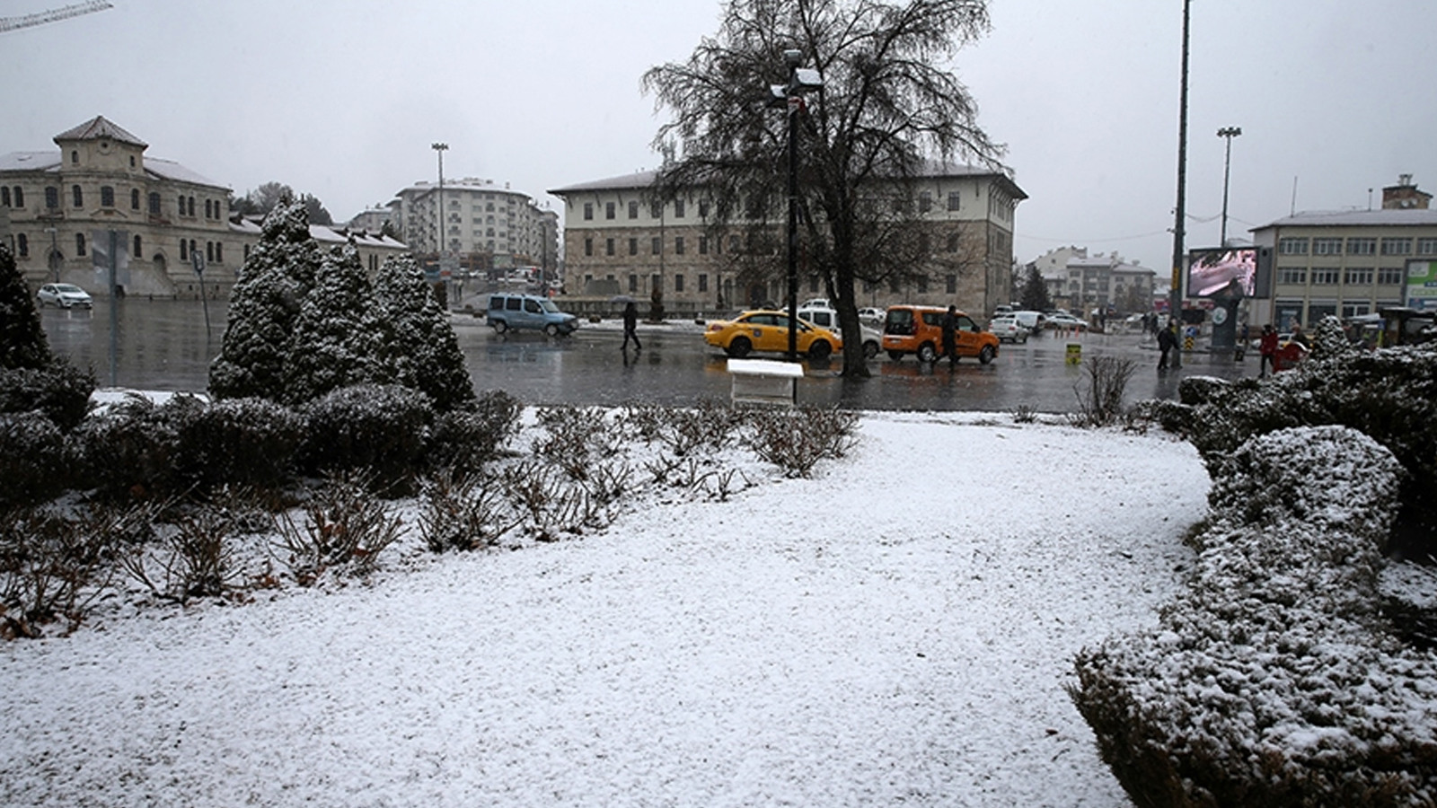 Sivas’ta resmi ve özel eğitim kurumlarında eğitime 1 gün ara verildi