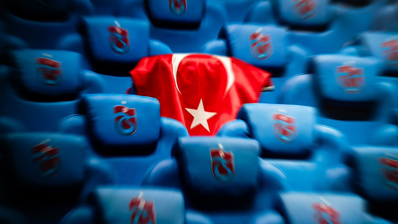 Trabzonspor, Kasımpaşa maçında Türk bayrağı dağıtacak