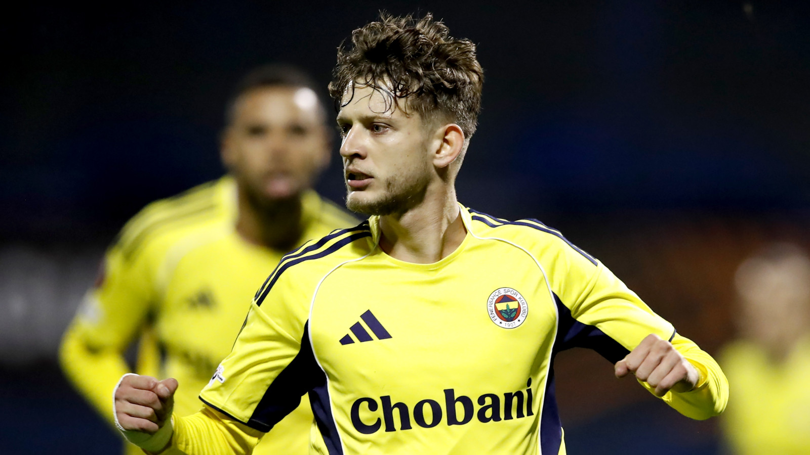 Sebastian Szymanski resmen Rennes'te