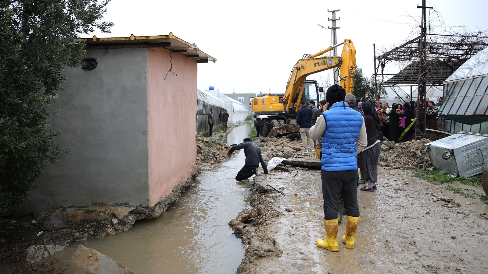 Antalya'da kanala düşen 3 yaşındaki çocuk hayatını kaybetti