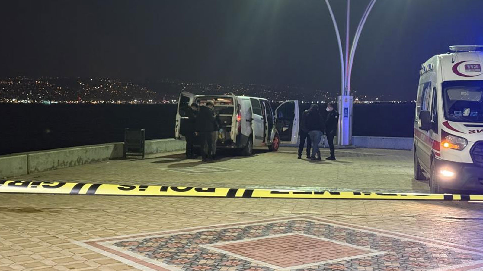 Balıkçılar, denizde dalgıç kıyafetli erkek cesedi buldu