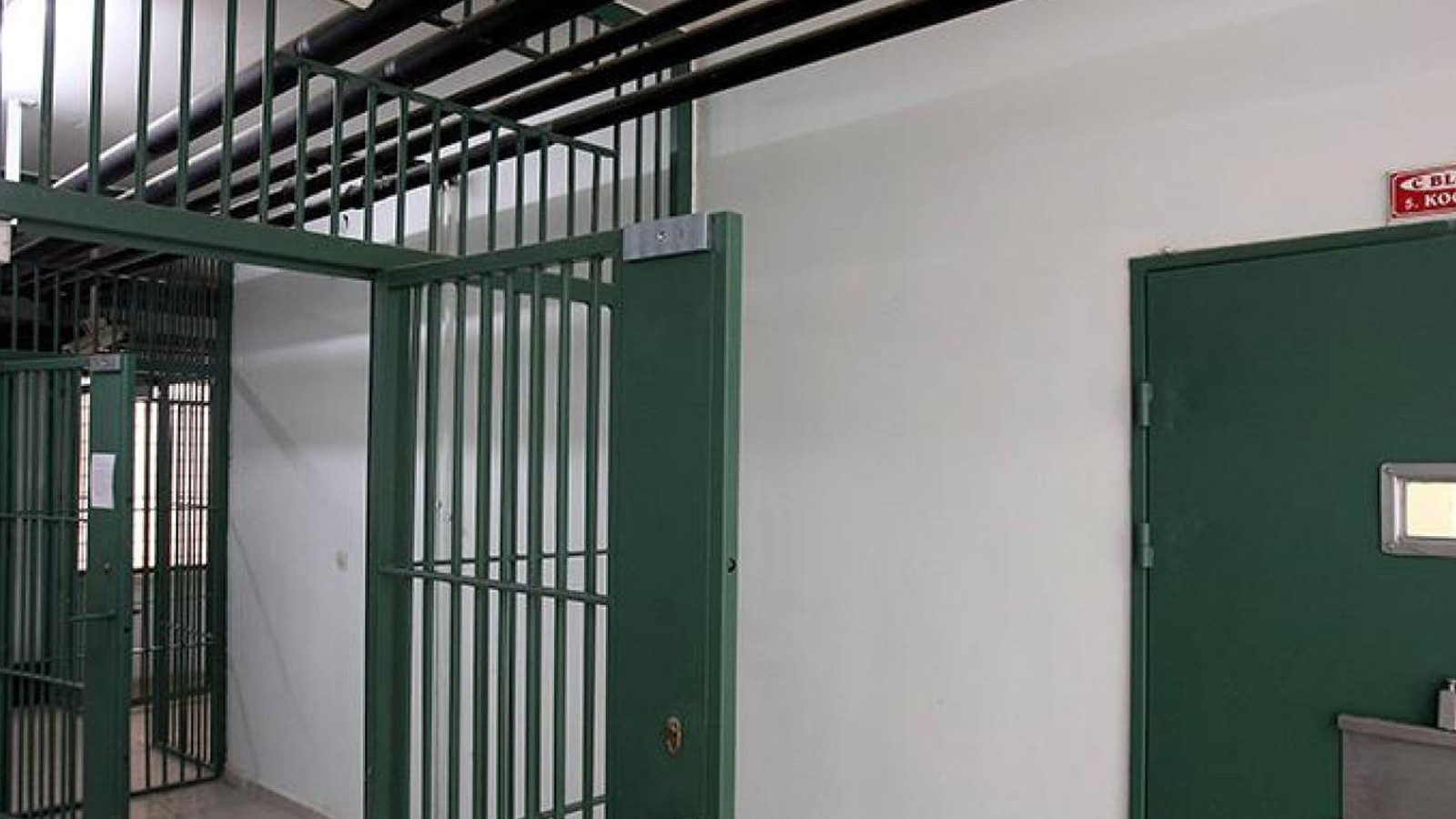 Cezaevinde sözlü tartışma kanlı bitti: 21 hükümlü hastanelik oldu