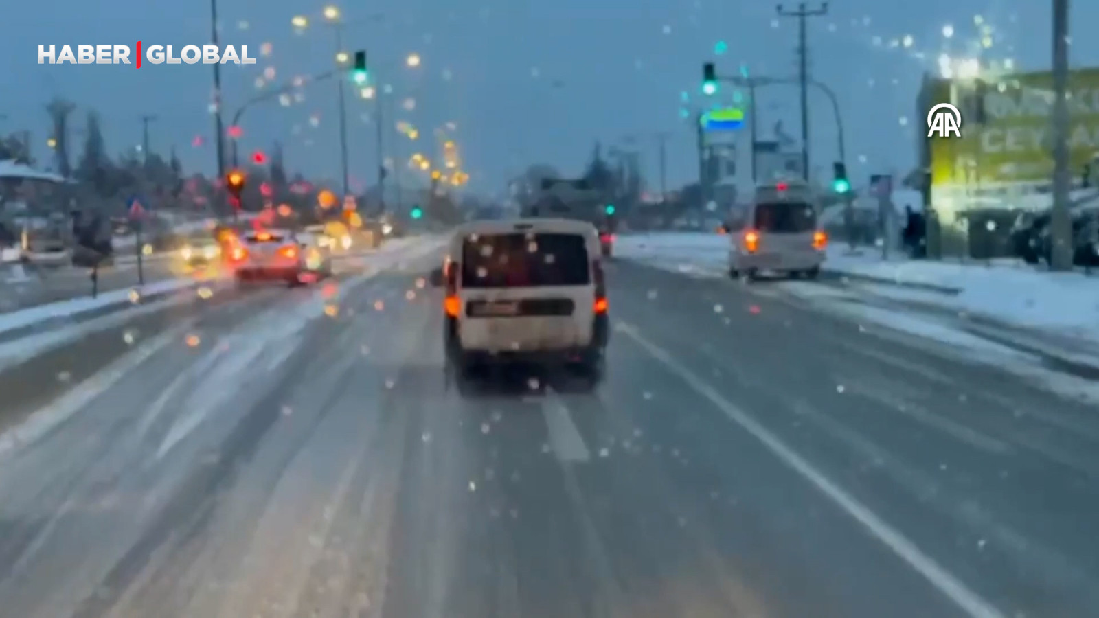 Çorum'da sürücünün itfaiye aracına yol vermediği anlar pes dedirtti