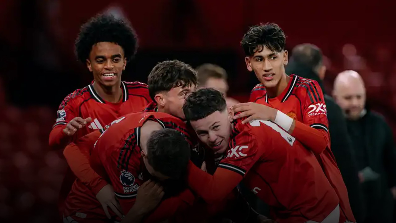 Wayne Rooney'nin oğlu babasının izinde, Old Trafford'da maça çıktı