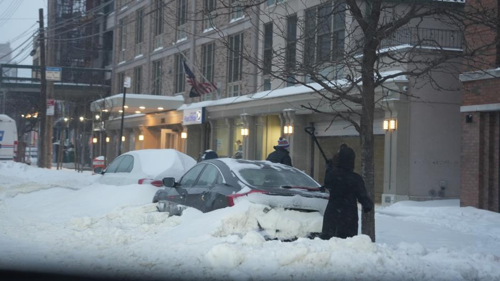 ABD'de kar fırtınası kabusu sürüyor: Uçuşlar iptal edildi, birçok yer karanlığa büründü