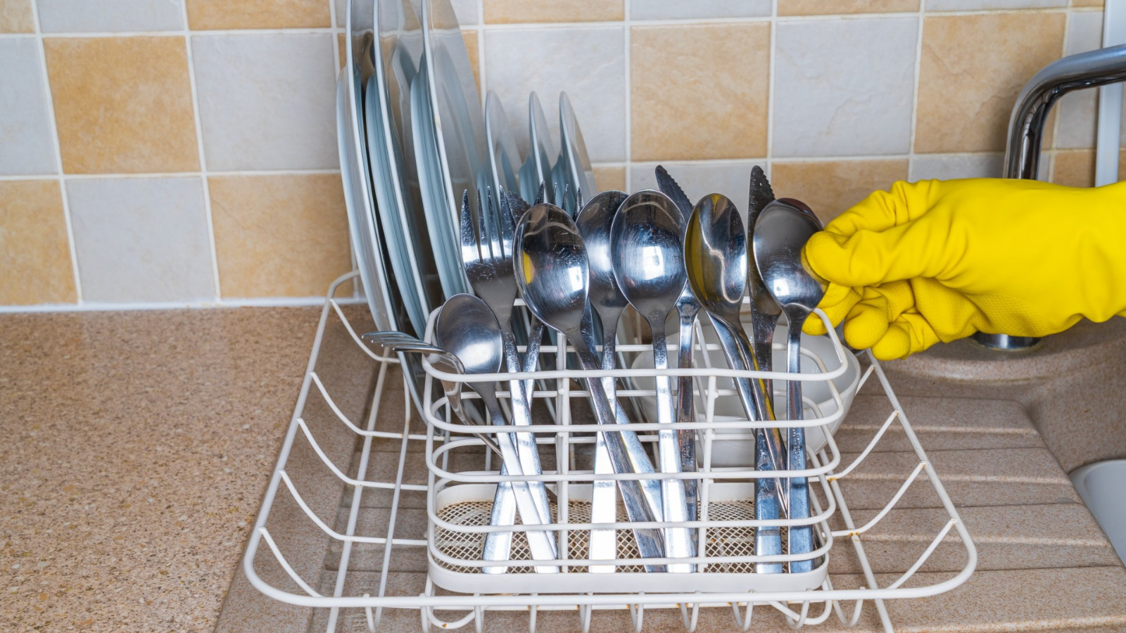 Kaşık ve çatal setlerine tonla para ödemeye son veren yöntem!