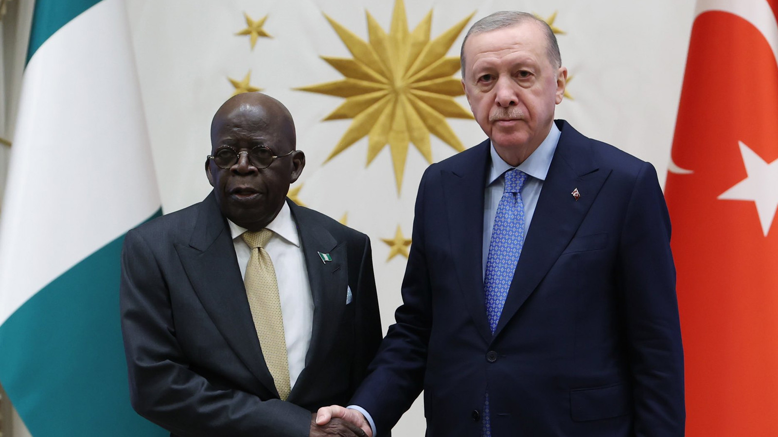 Cumhurbaşkanı Erdoğan, Nijerya Cumhurbaşkanı Tinubu ve beraberindeki heyetle bir araya geldi