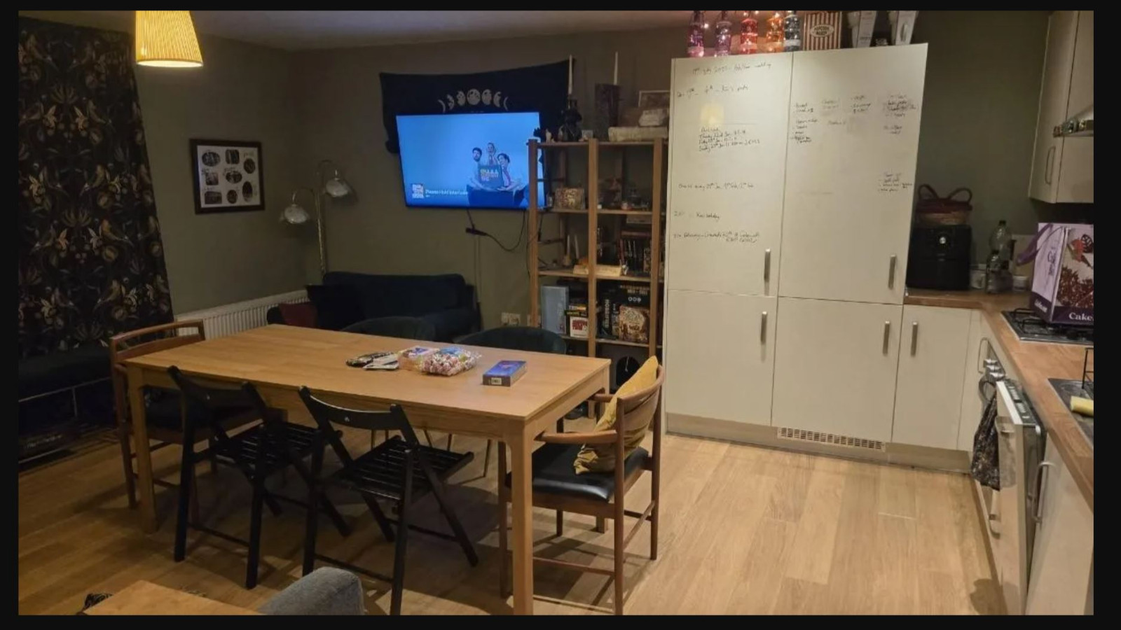 Resimde gizli kediyi görenlerin IQ seviyesi en az 130 çıkıyormuş