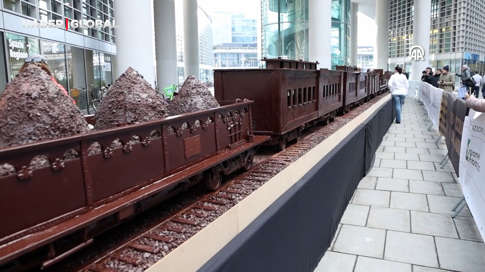 Milano’da 55 metrelik çikolata treni Guinness Rekorlar Kitabı’na girdi