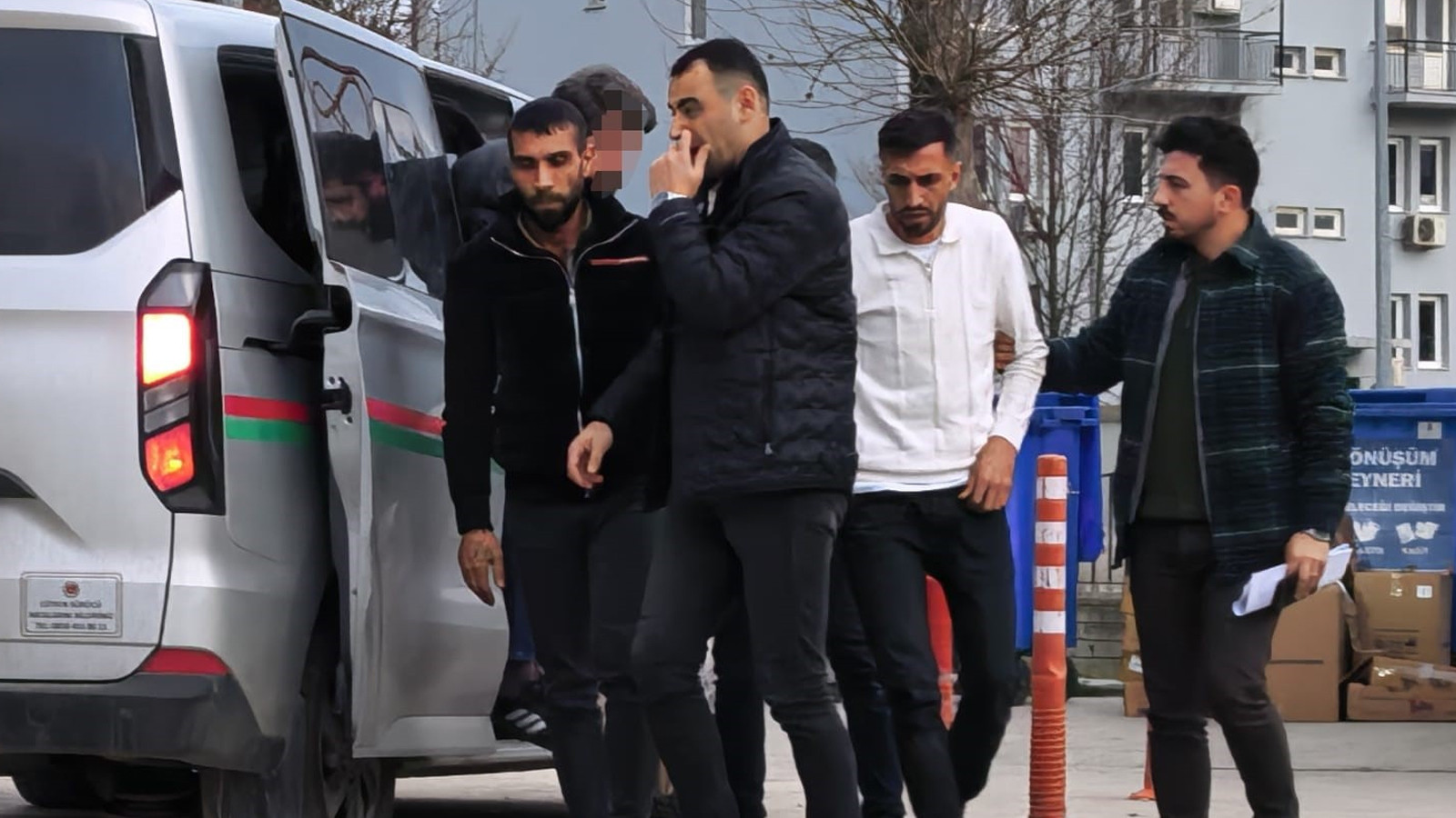 Polis kılığına girip 3 milyonluk vurgun yaptılar