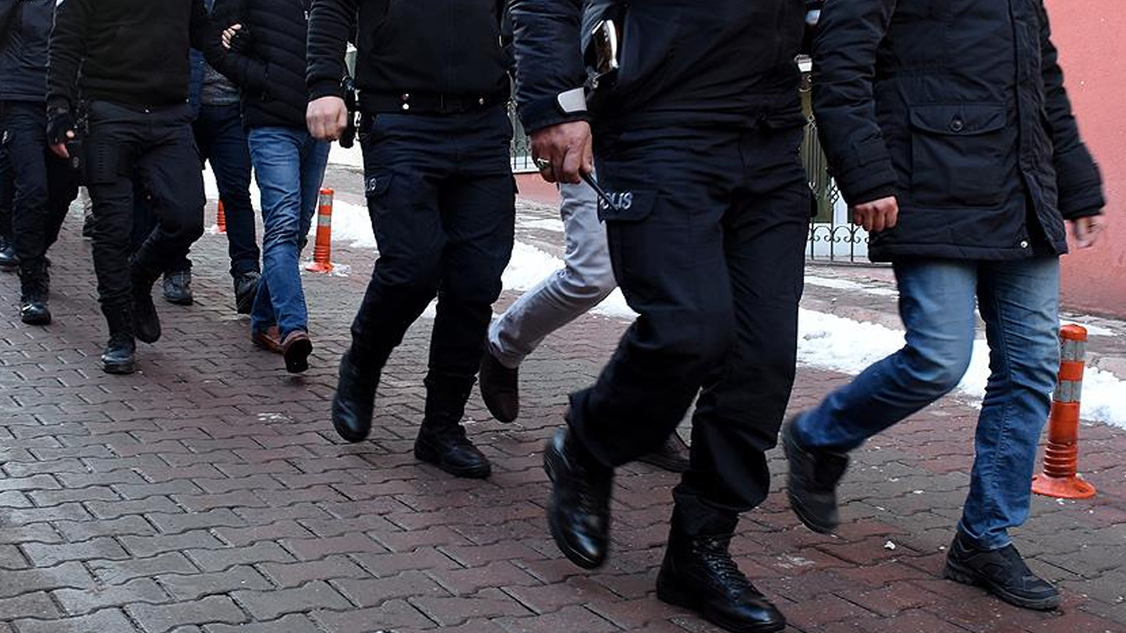 Yasa dışı bahis soruşturmasında 14 şüpheli yakalandı