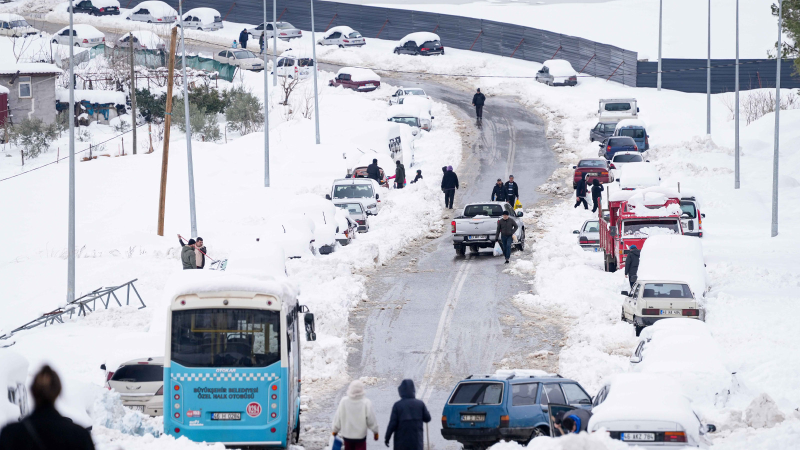 Son yılların en sert kışı! Meteoroloji 17 ili sarı kodla uyardı