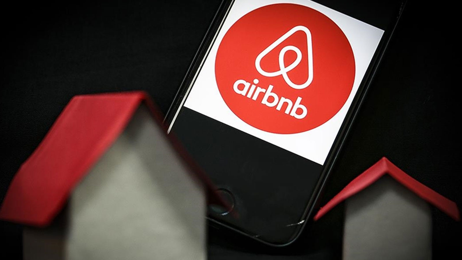 TÜRSAB Airbnb'nin de dahil olduğu 10 seyahat portalına erişim yasağı davası açtı