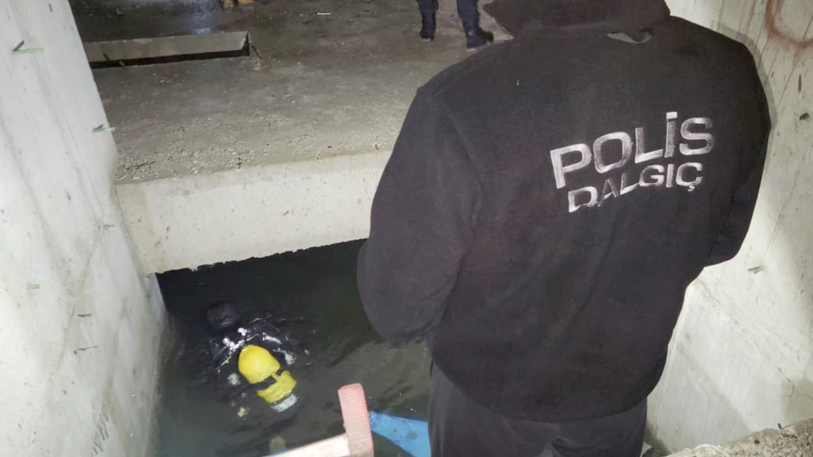 Adana'da yağışla su dolan bodrumda can verdi