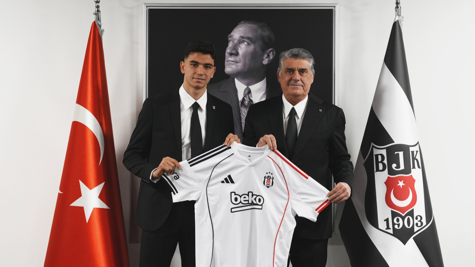 Beşiktaş Yasin Özcan'ı KAP'a bildirdi
