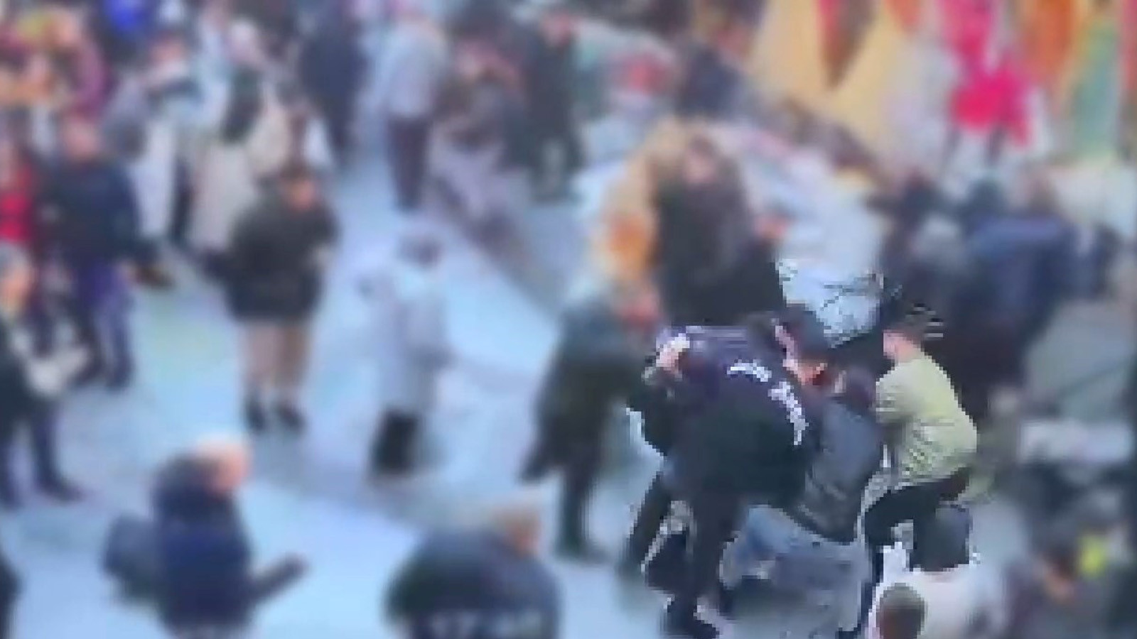 Fatih'te Çinli turiste hanutçu dayağı