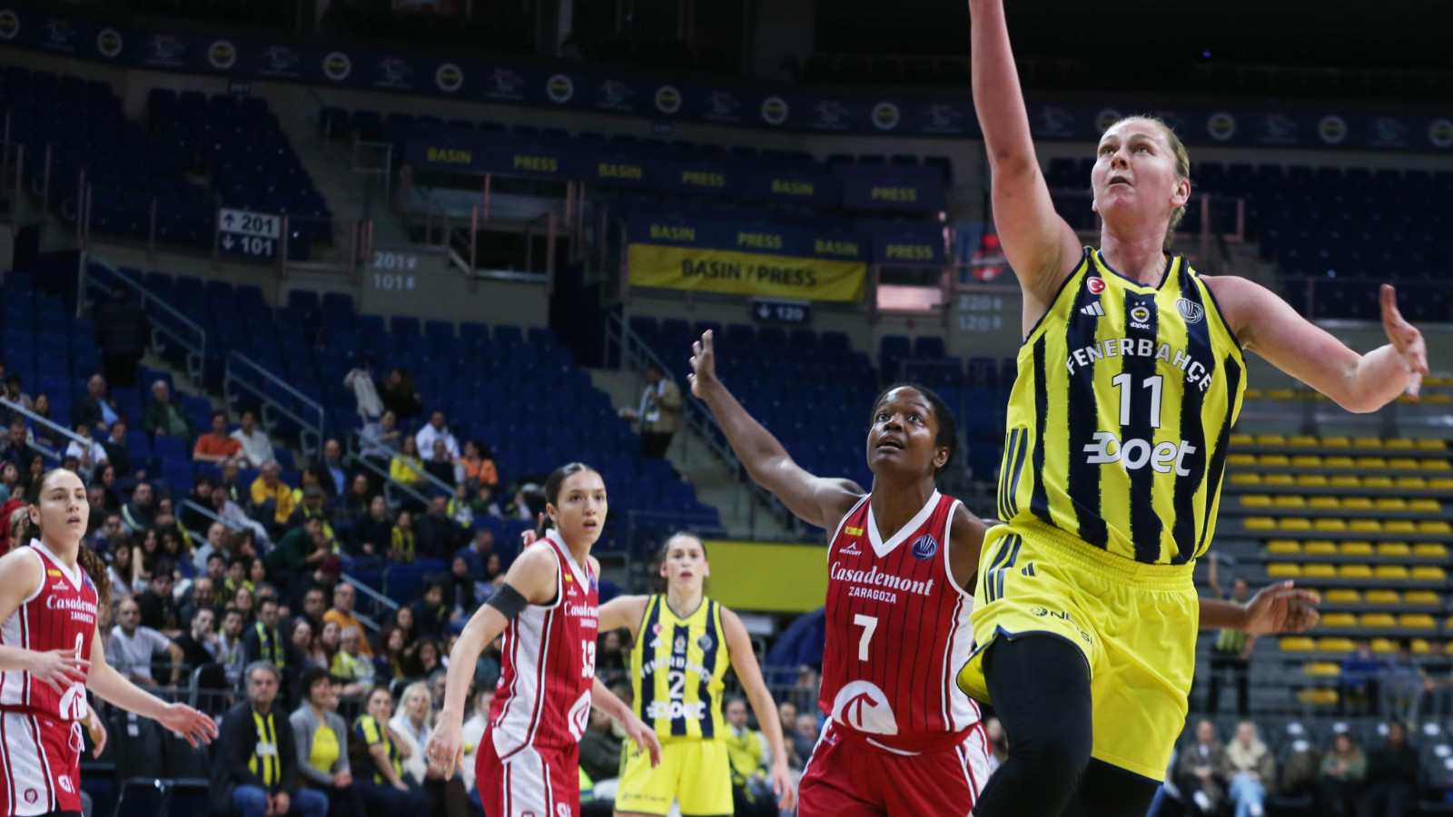 Fenerbahçe, EuroLeague'de liderliği garantiledi