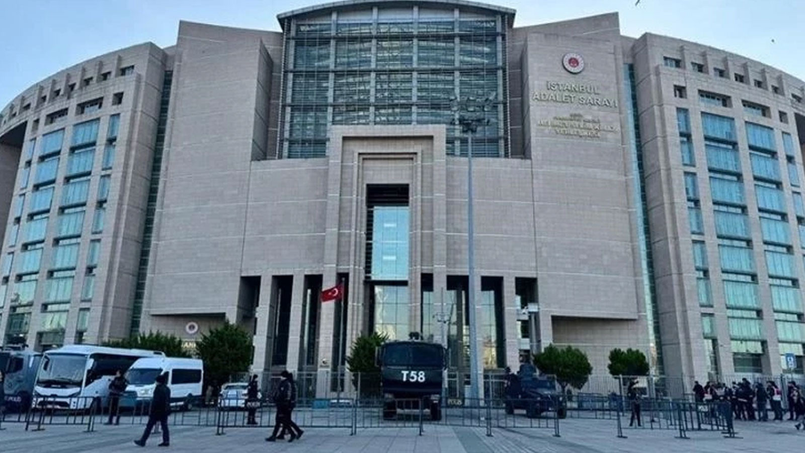 İstanbul'da uyuşturucu soruşturması: 12 şüphelinin uyuşturucu testi pozitif çıktı