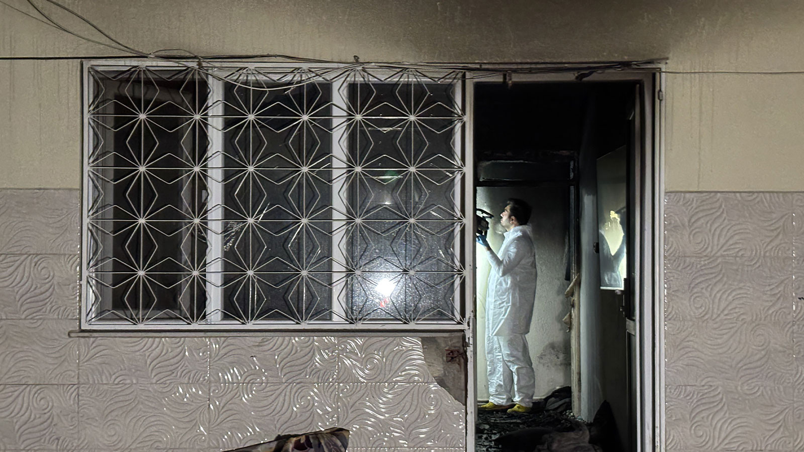 İzmir'de yangın faciası: 11 yaşındaki down sendromlu çocuk hayatını kaybetti