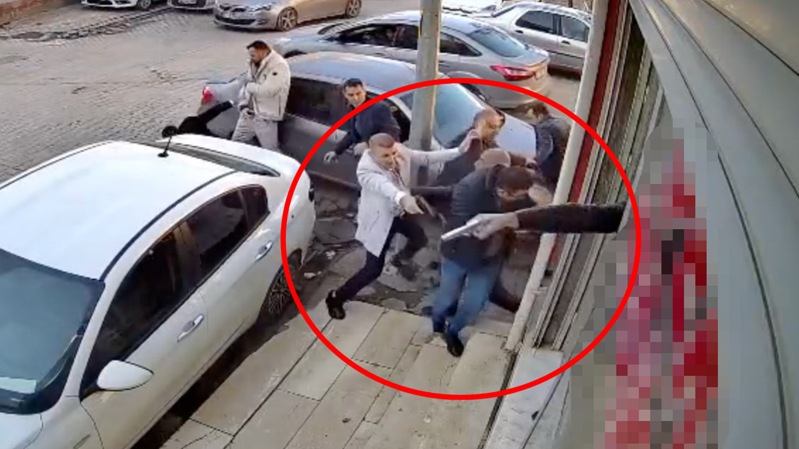 Mardin'de hastane önünde silahlar konuştu: 1 ölü, 4 yaralı