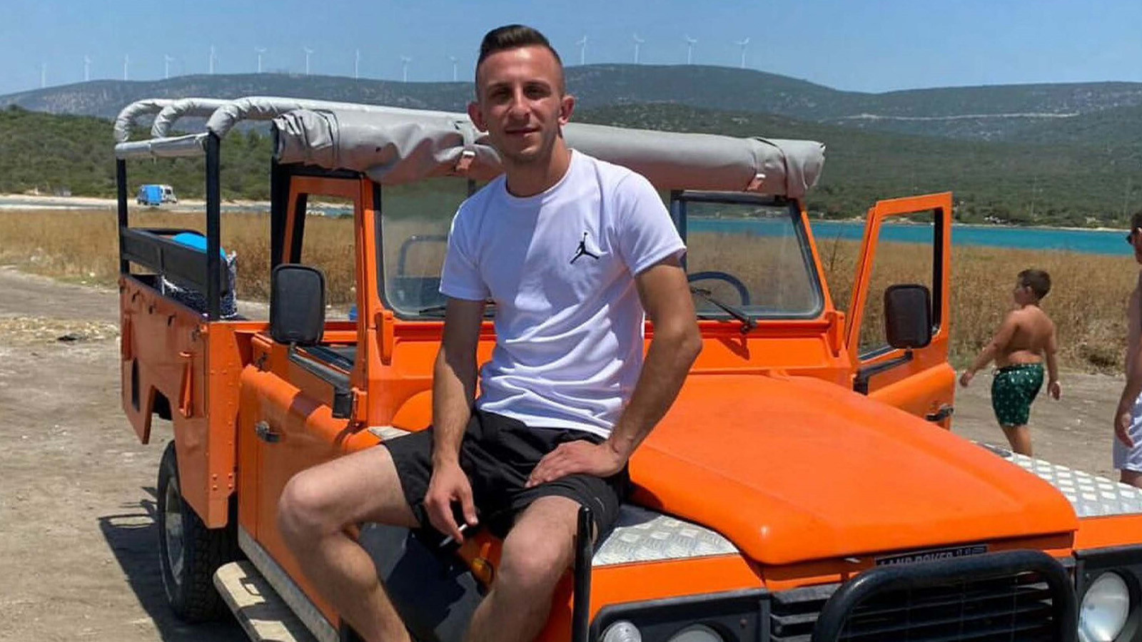 Refüjü aşan otomobil karşı şeride geçti: 1 ölü, 2 yaralı