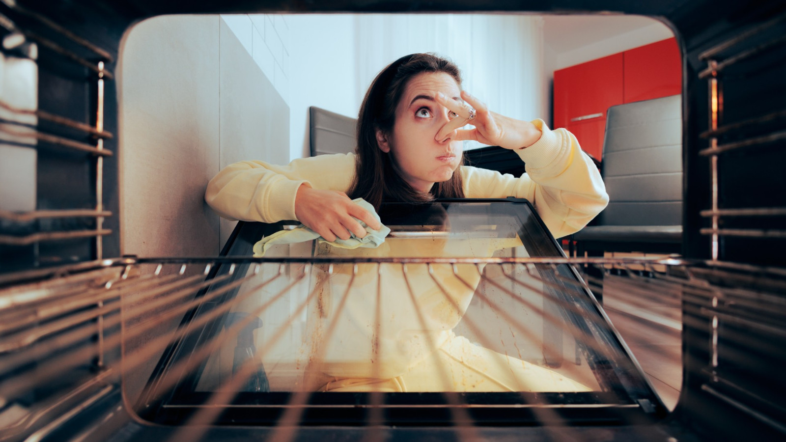 Temizlikçilerin sır gibi sakladığı fırın temizleme yöntemi