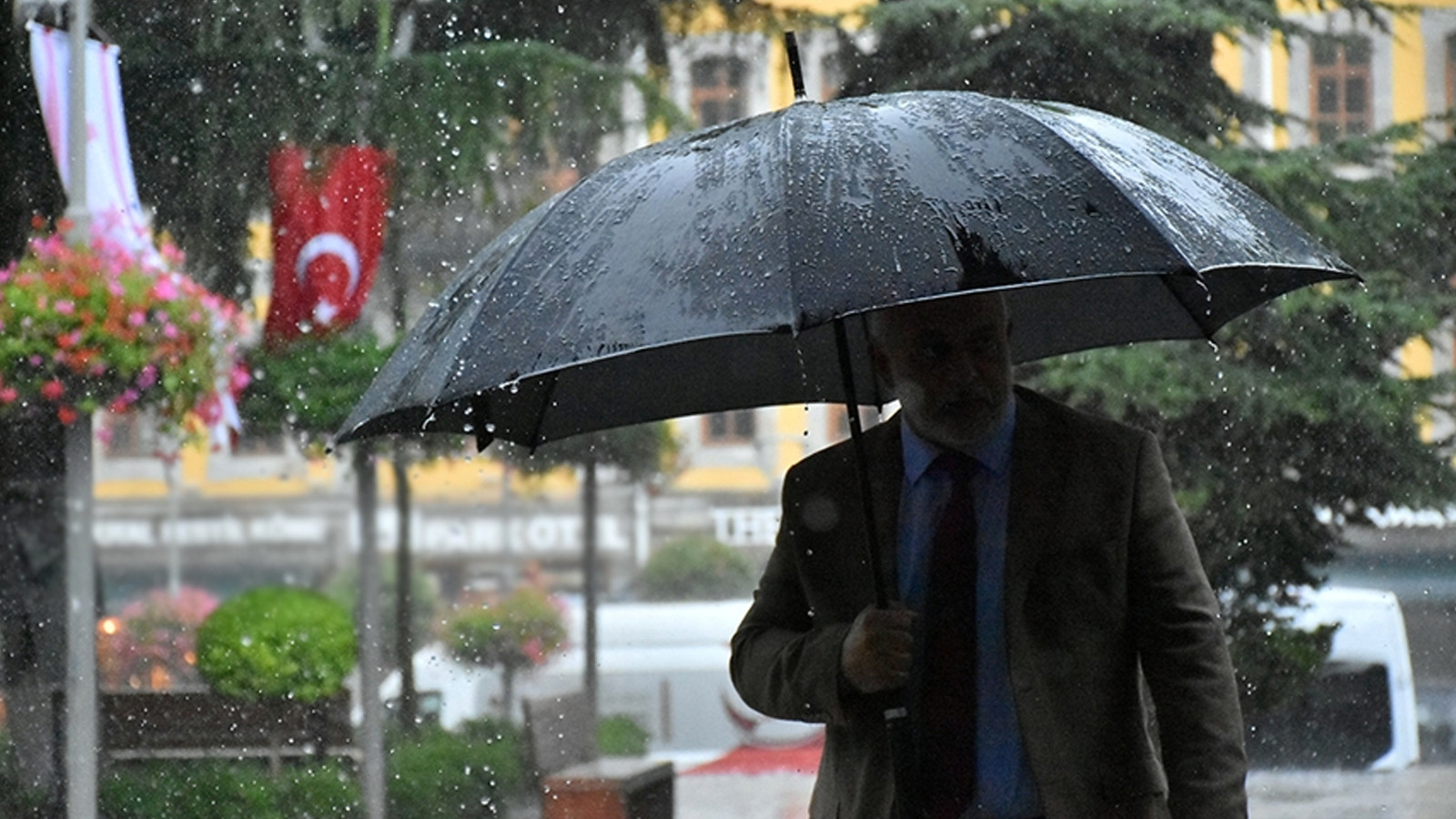 Yarın için (29 Ocak 2026) sağanak yağış alarmı: Meteoroloji’den kritik uyarı