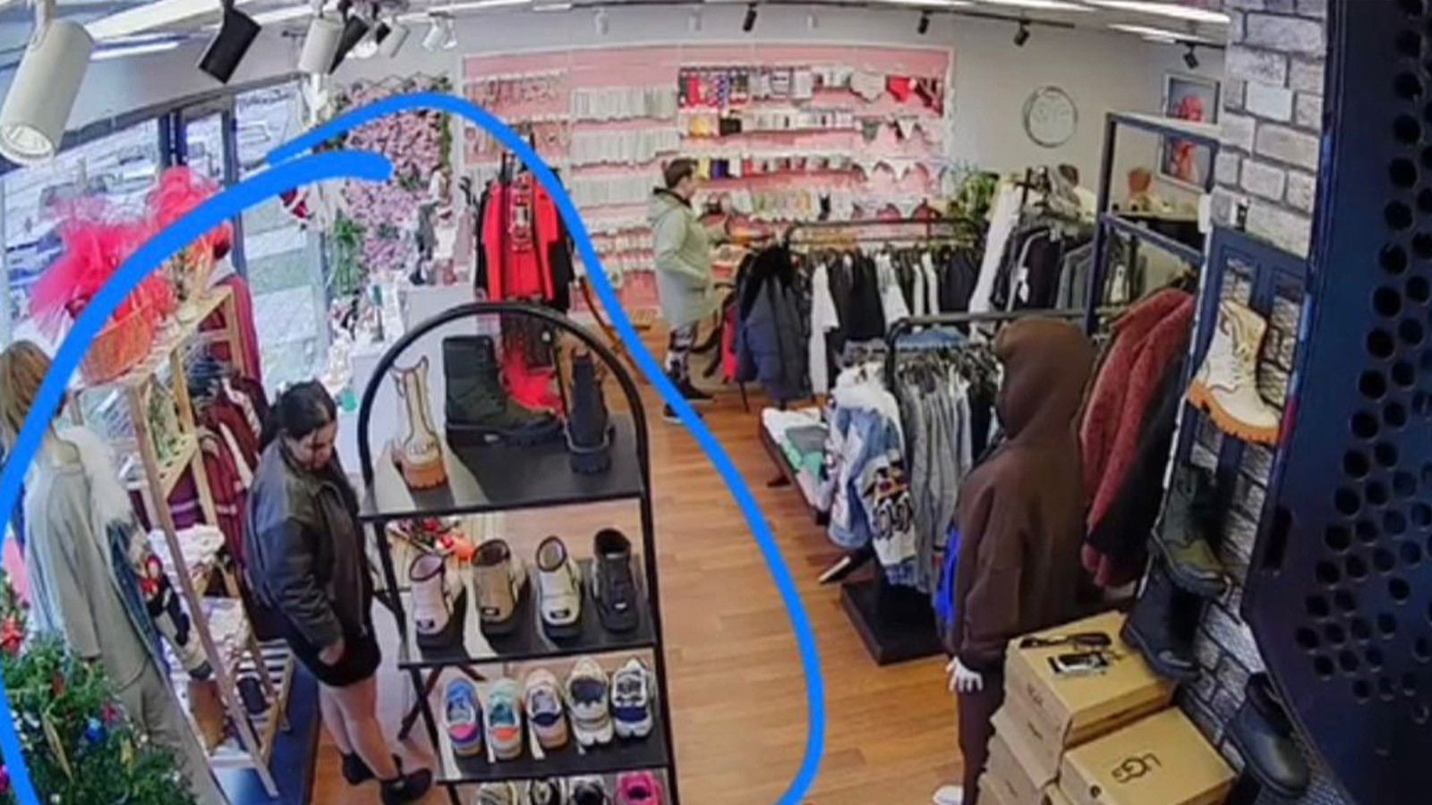 Yer: Beylikdüzü! 'Yanımda para yok' oyunuyla hırsızlık yaptı