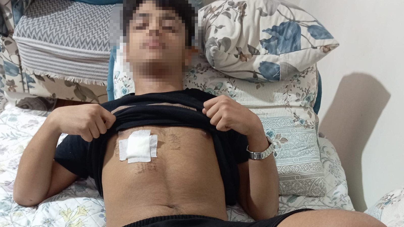 Akranlarına dehşeti yaşattılar: Dövüldü, bıçaklandı