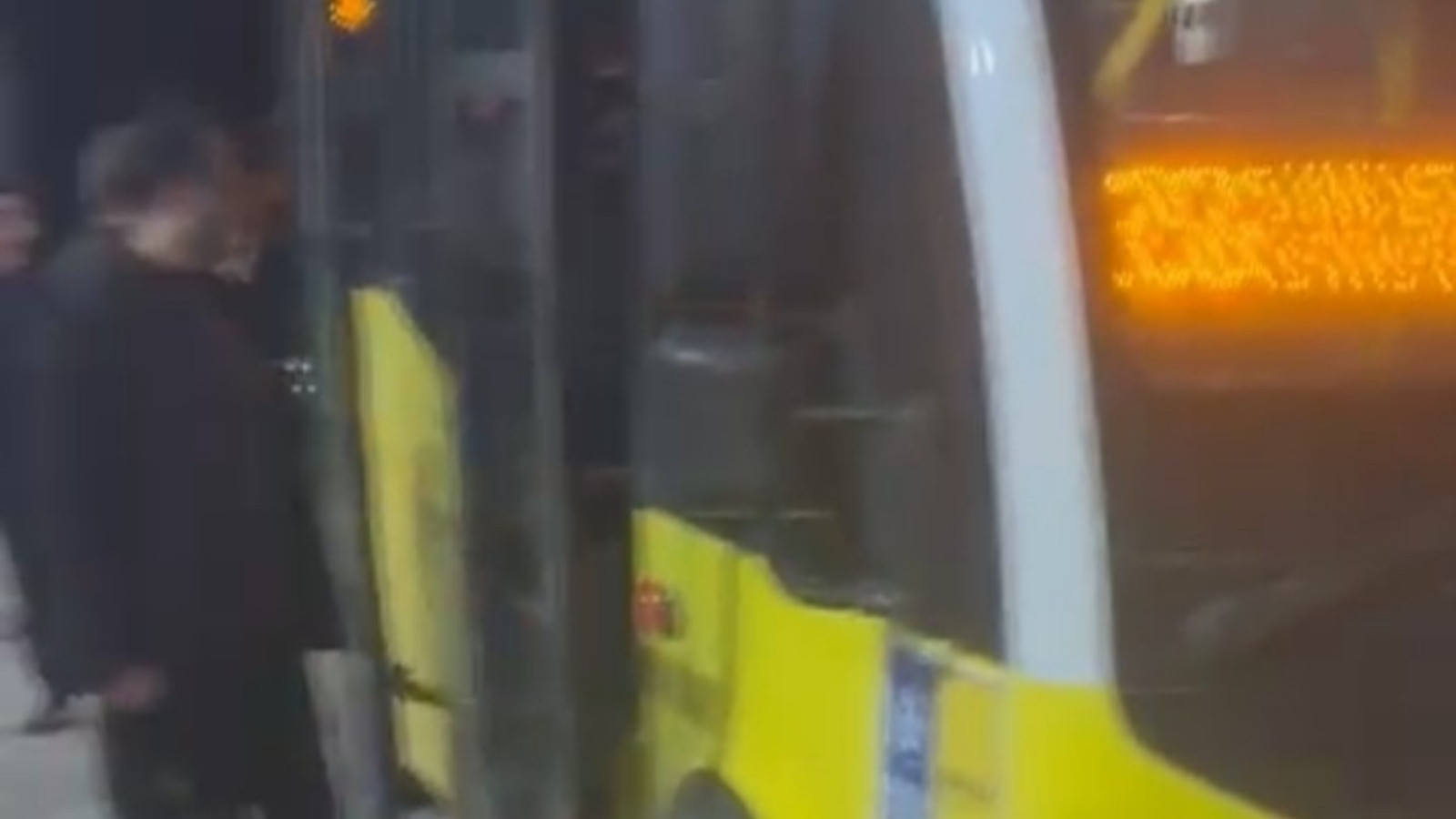 Bursa'da kalp krizi geçiren yolcuyu minibüs şoförü hastaneye yetiştirdi 