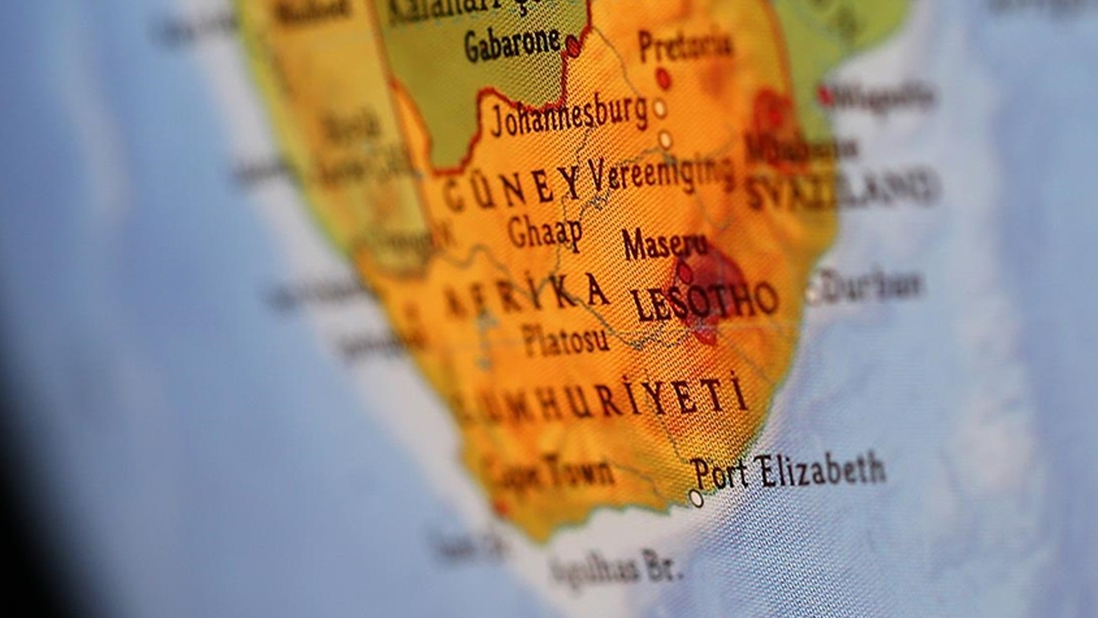 Güney Afrika'da dolmuş ile kamyon çarpıştı! 11 kişi hayatını kaybetti