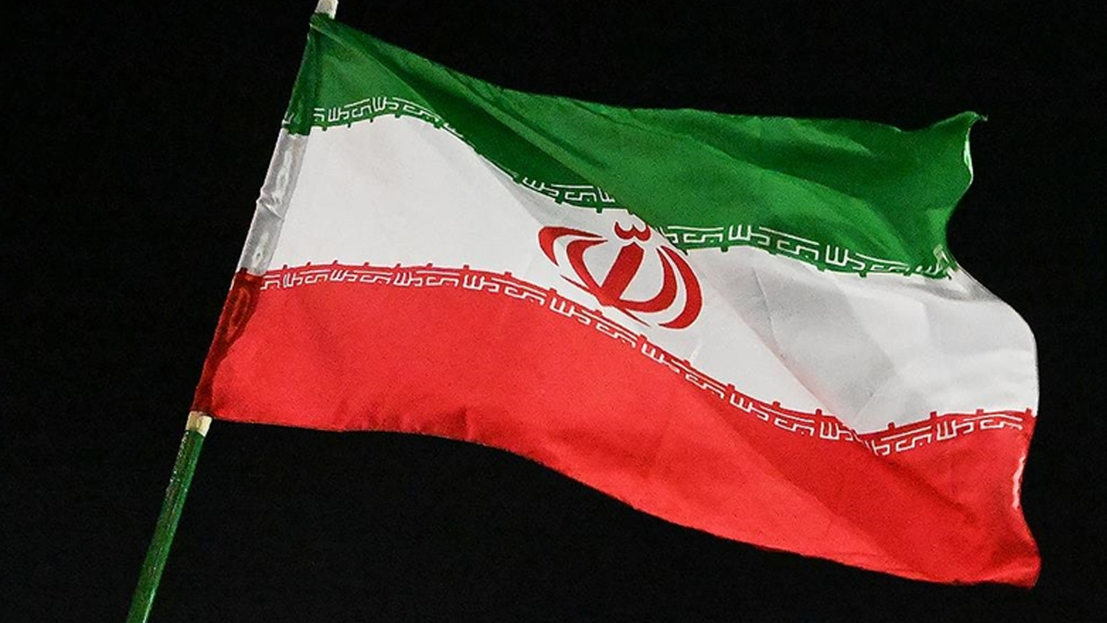 İran’dan ABD’ye uyarı: "ABD üslerini ağır silahlar, İHA’lar ve füzelerle hedef alabiliriz"