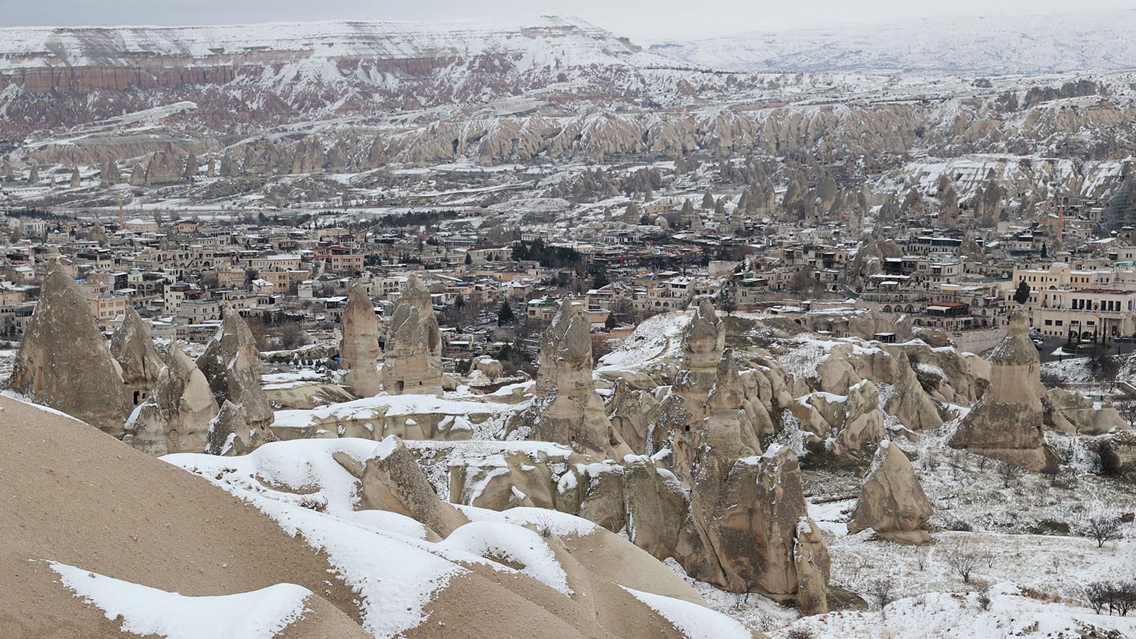 Kapadokya'da balon turları olumsuz hava koşulları nedeniyle 4 gündür yapılamıyor