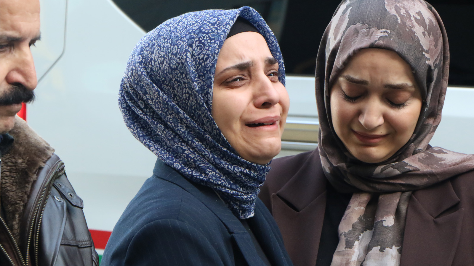 Keşifte yürek burkan anlar: Anne gözyaşları içinde isyan etti! "Hayatımı mahvettiler"