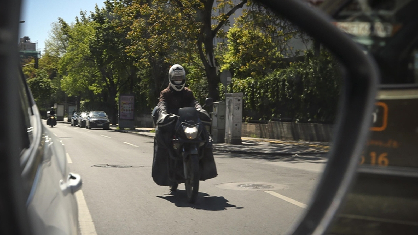 Kuryelerin sürücü belgesinde yaş sınırı 69'a yükseltildi