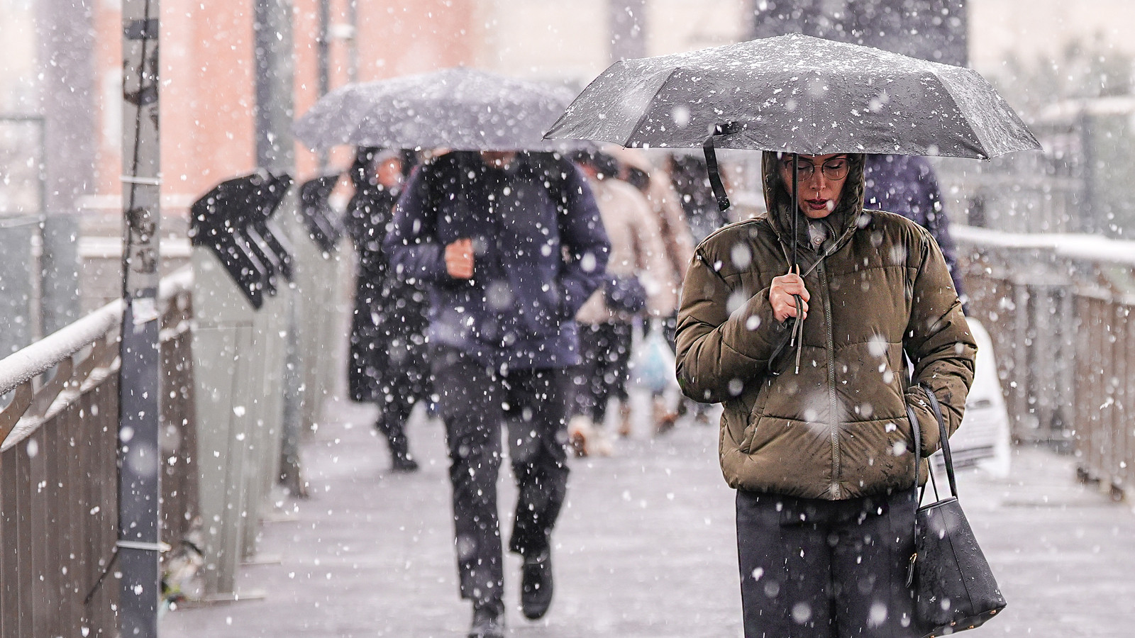 Meteoroloji haritayı yeniledi: 60 kent alarmda, İstanbul için kar uyarısı