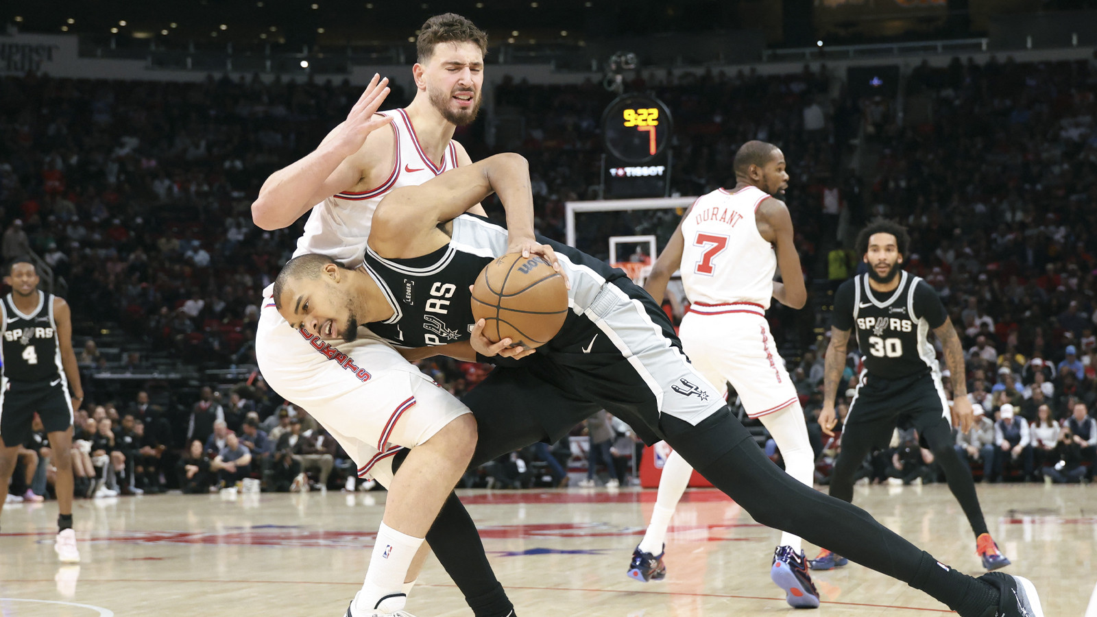 NBA'de Alperen Şengün ile Wembanyama düellosunda kazanan San Antonio Spurs oldu