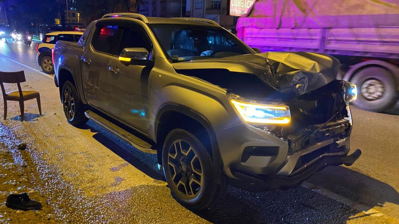 Antalya'da emekli polis memuru trafik kazasında yaşamını yitirdi