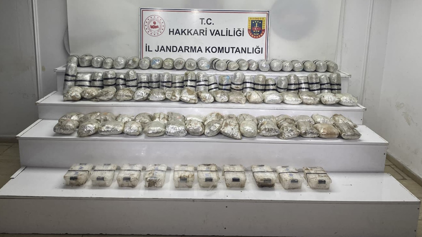 Arazide 60 kilo 400 gram uyuşturucu ele geçirildi
