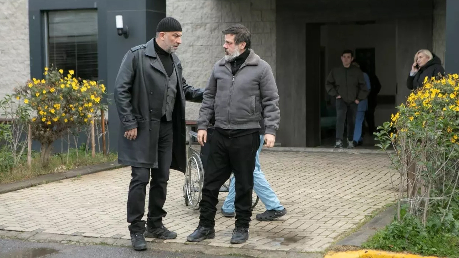 Arka Sokaklar 737. bölüm tek parça full izle! Kanal D Arka Sokaklar son bölüm izle!